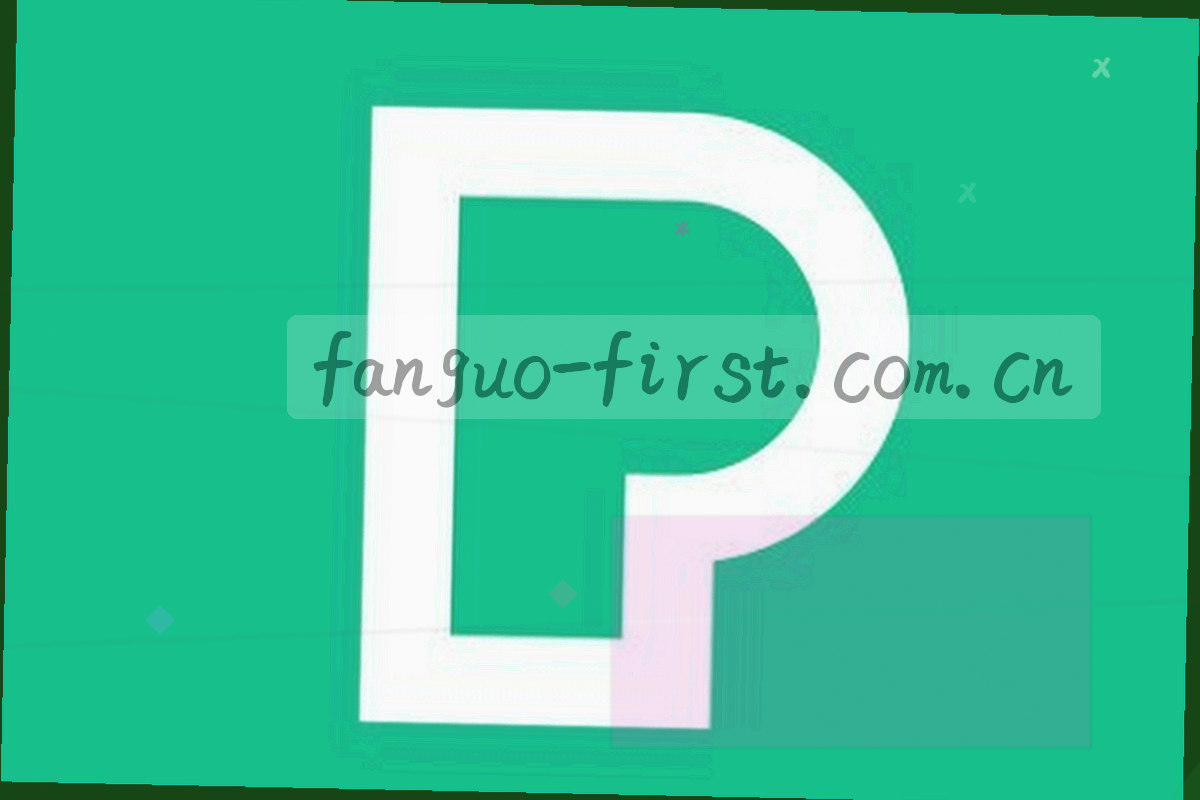 六叠不同颜色的标签纸并排摆放在浅色桌面上